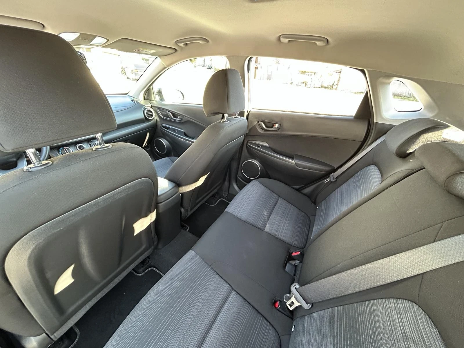 Hyundai Kona 43600км, Сервизна книжка, снимка 10 - Автомобили и джипове - 53750876