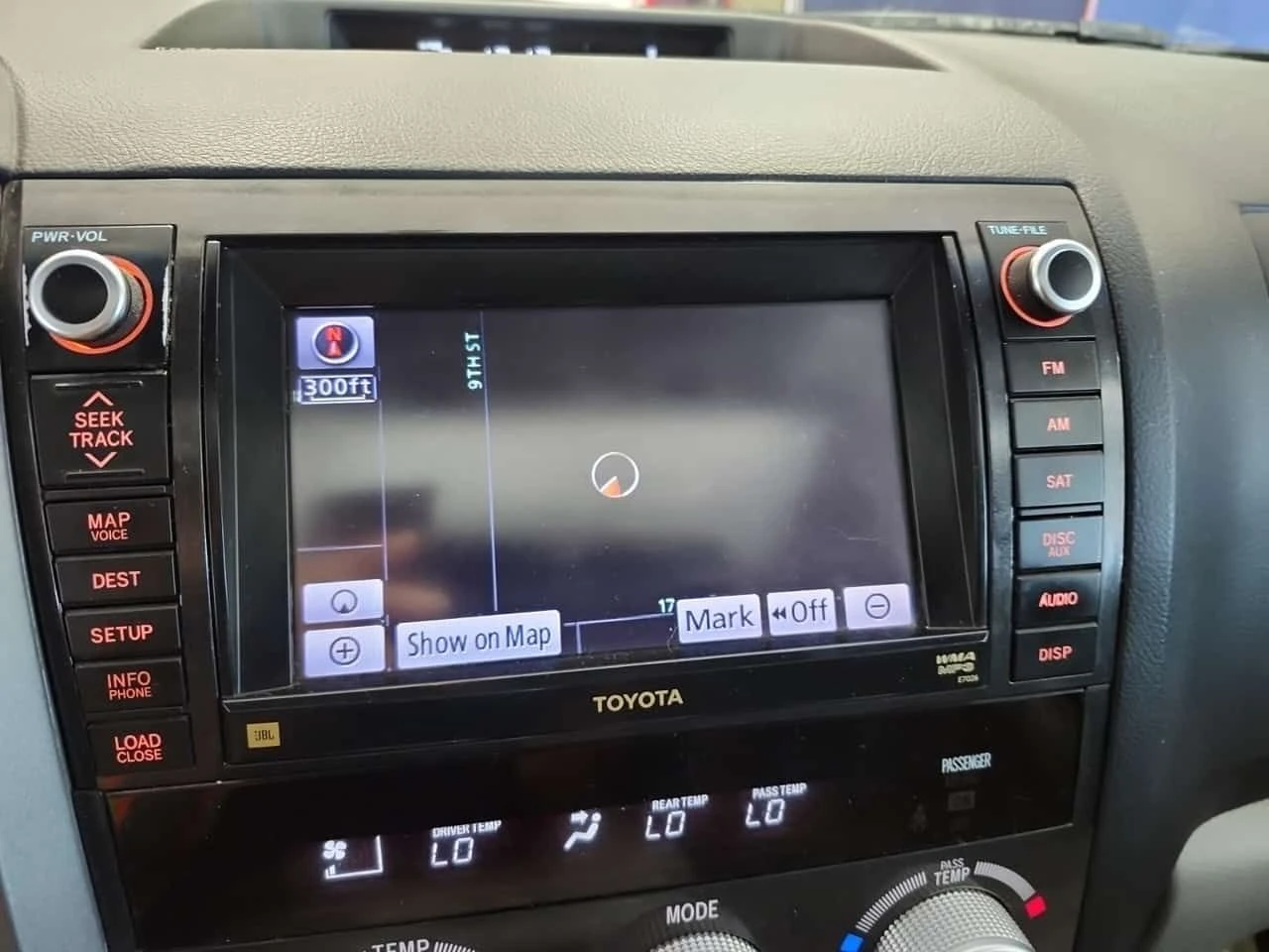 Toyota Sequoia * PLATINUM * ПОДГРЕВ* ОБДУХВАНЕ* KEYLESS* , снимка 11 - Автомобили и джипове - 54103359