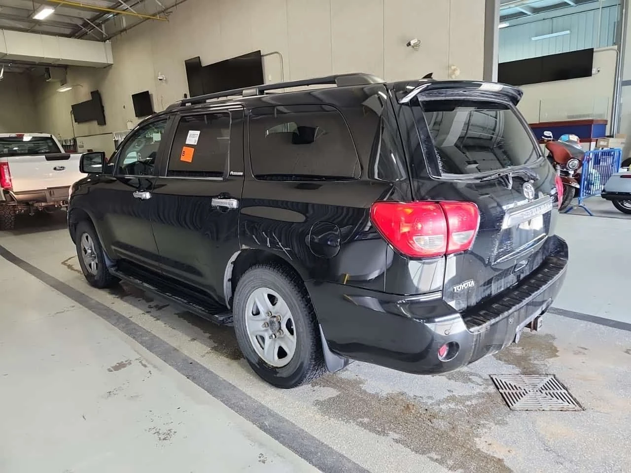 Toyota Sequoia * PLATINUM * ПОДГРЕВ* ОБДУХВАНЕ* KEYLESS* , снимка 4 - Автомобили и джипове - 54103359
