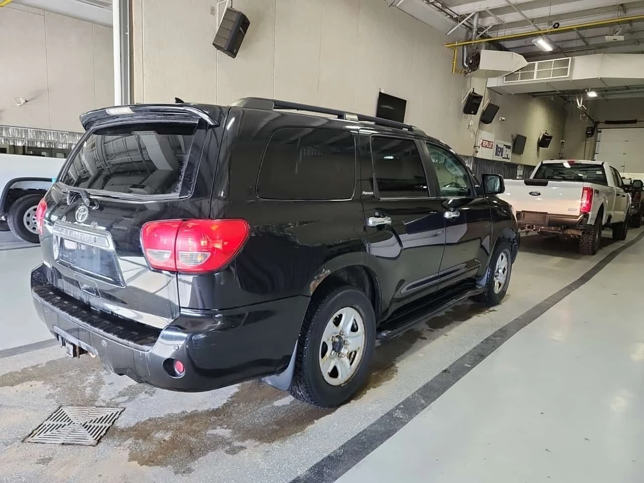 Toyota Sequoia * PLATINUM * ПОДГРЕВ* ОБДУХВАНЕ* KEYLESS* , снимка 3 - Автомобили и джипове - 54103359