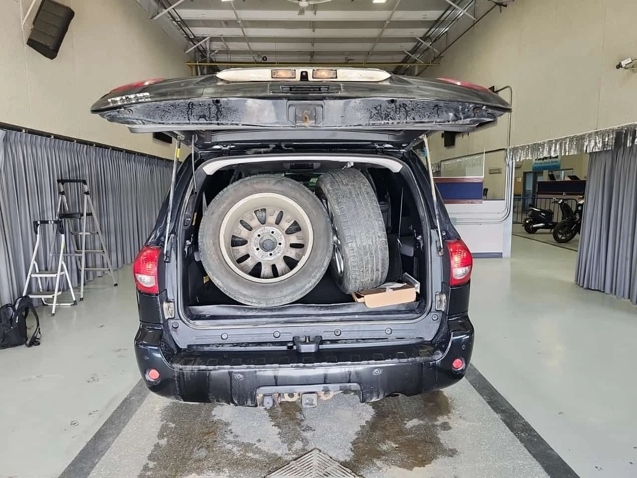 Toyota Sequoia * PLATINUM * ПОДГРЕВ* ОБДУХВАНЕ* KEYLESS* , снимка 15 - Автомобили и джипове - 54103359