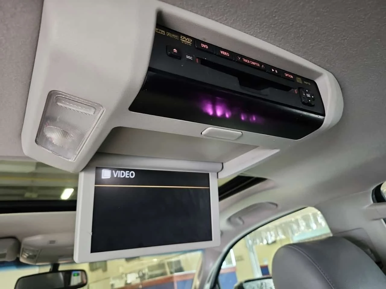 Toyota Sequoia * PLATINUM * ПОДГРЕВ* ОБДУХВАНЕ* KEYLESS* , снимка 14 - Автомобили и джипове - 54103359