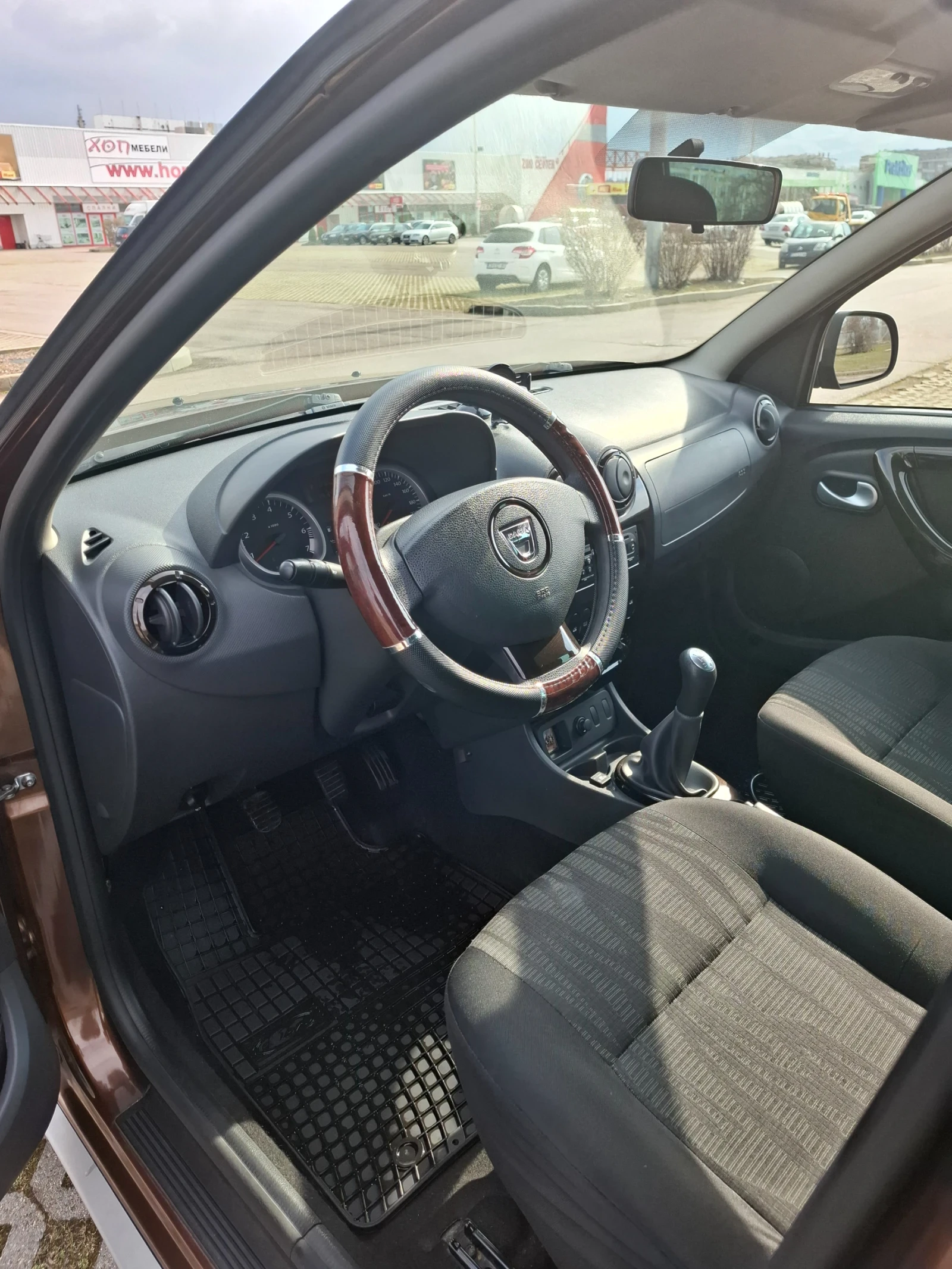 Dacia Duster 1.6 16V GPL , снимка 4 - Автомобили и джипове - 54139813