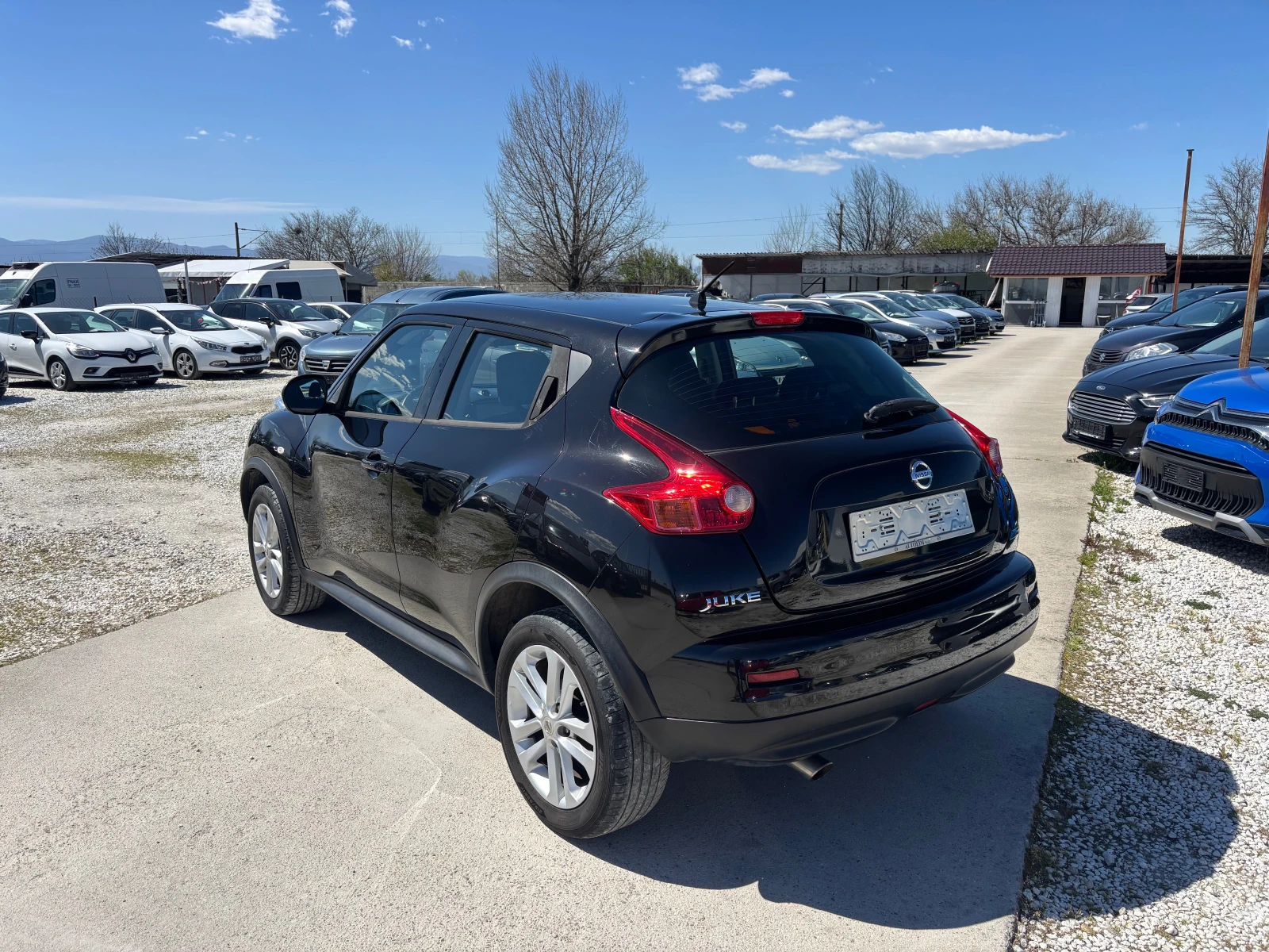 Nissan Juke 1.5DCI, снимка 4 - Автомобили и джипове - 54140030