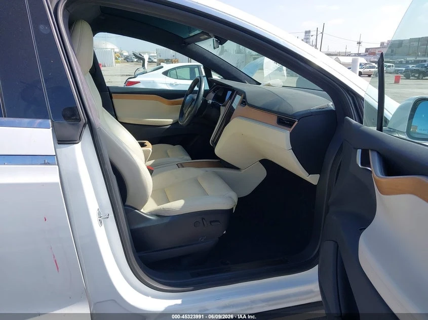 Tesla Model X Long Range Dual Motor All-Wheel Drive/Long Range P, снимка 5 - Автомобили и джипове - 55287354