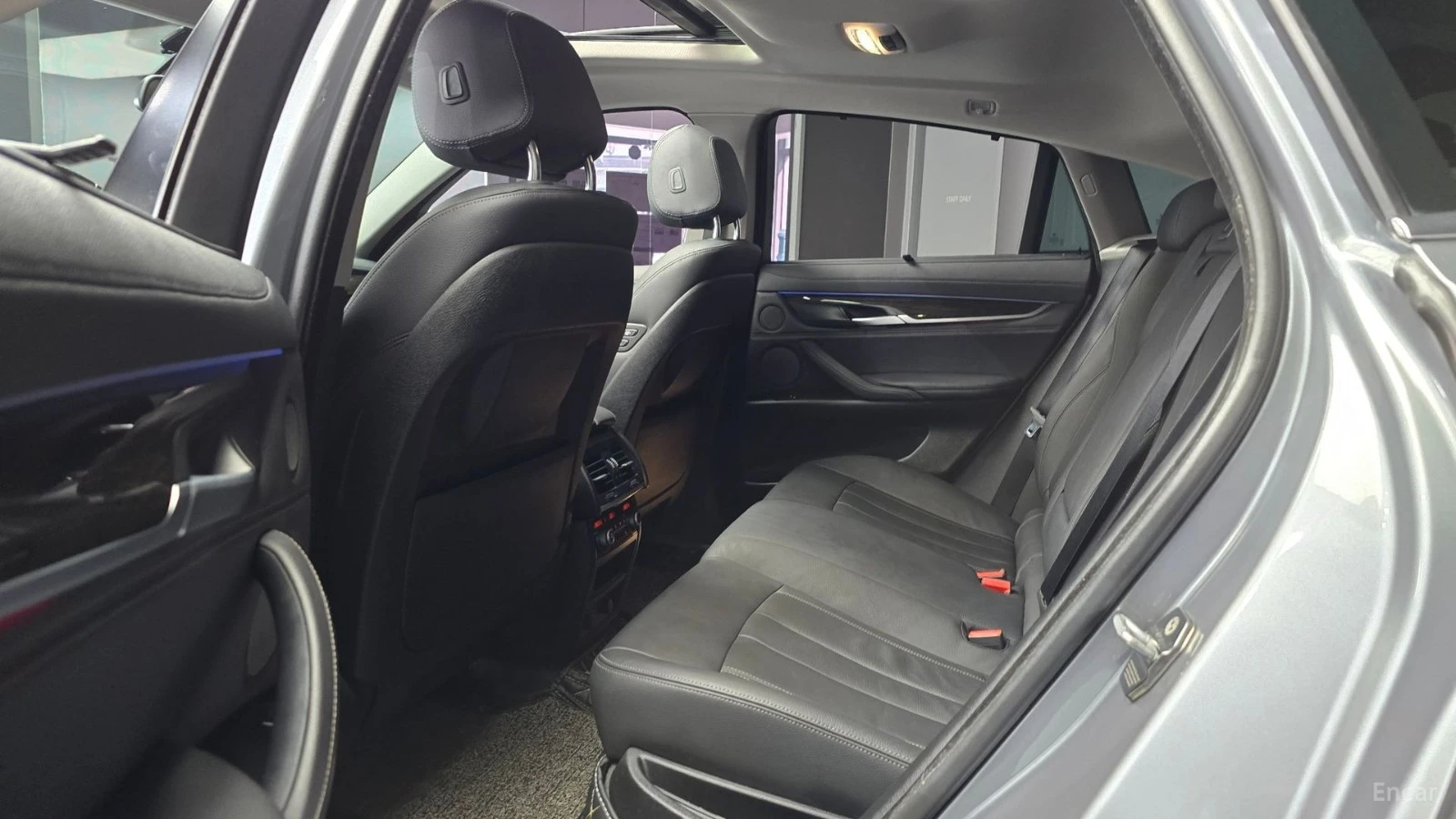 BMW X6 xDrive 30d* ИНТЕЛИГЕНТЕН КЛЮЧ* КОЖА* НАВИ* ПАНО* , снимка 10 - Автомобили и джипове - 55546788