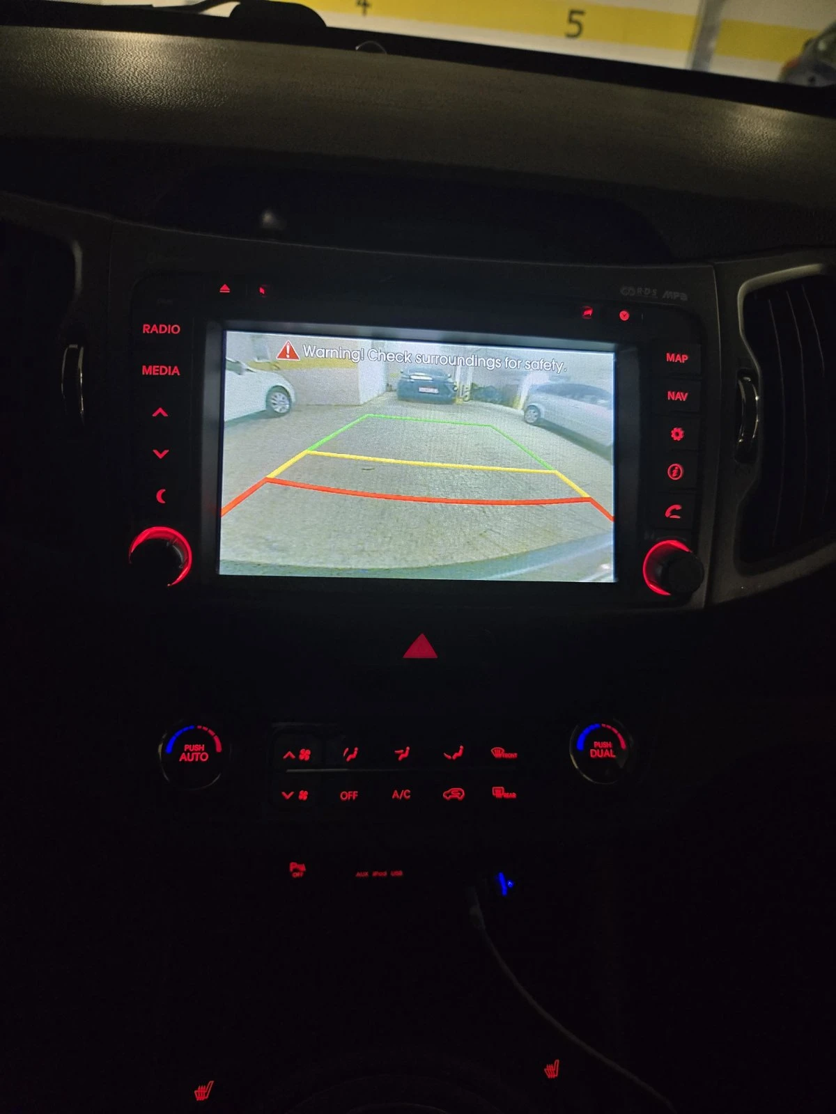 Kia Sportage, снимка 12 - Автомобили и джипове - 55584310