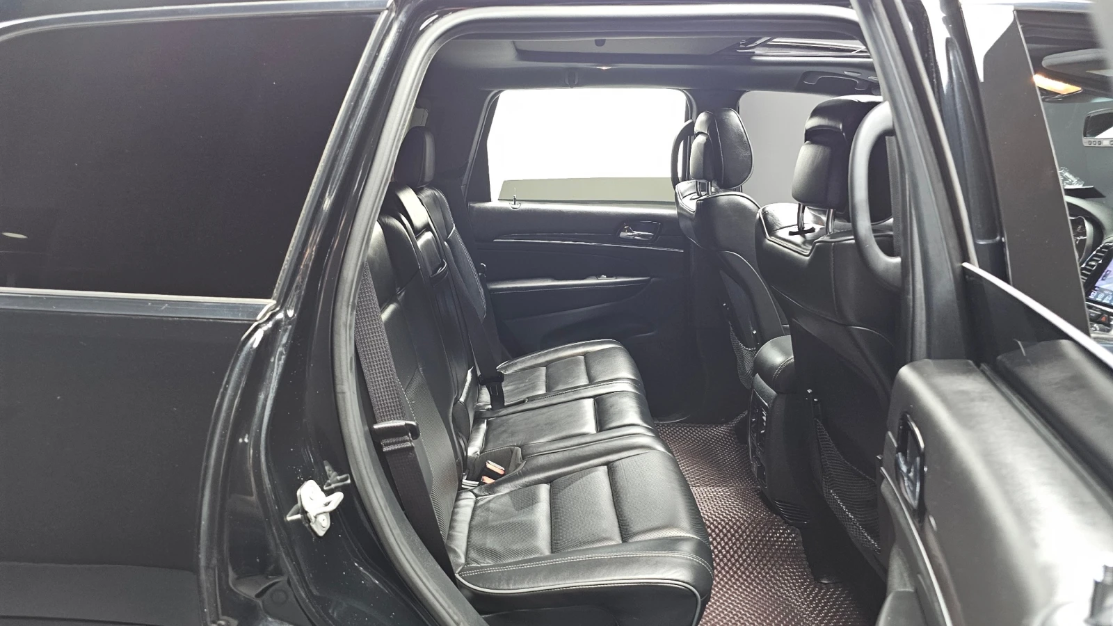 Jeep Grand cherokee 3.6 Overland, снимка 10 - Автомобили и джипове - 55588949