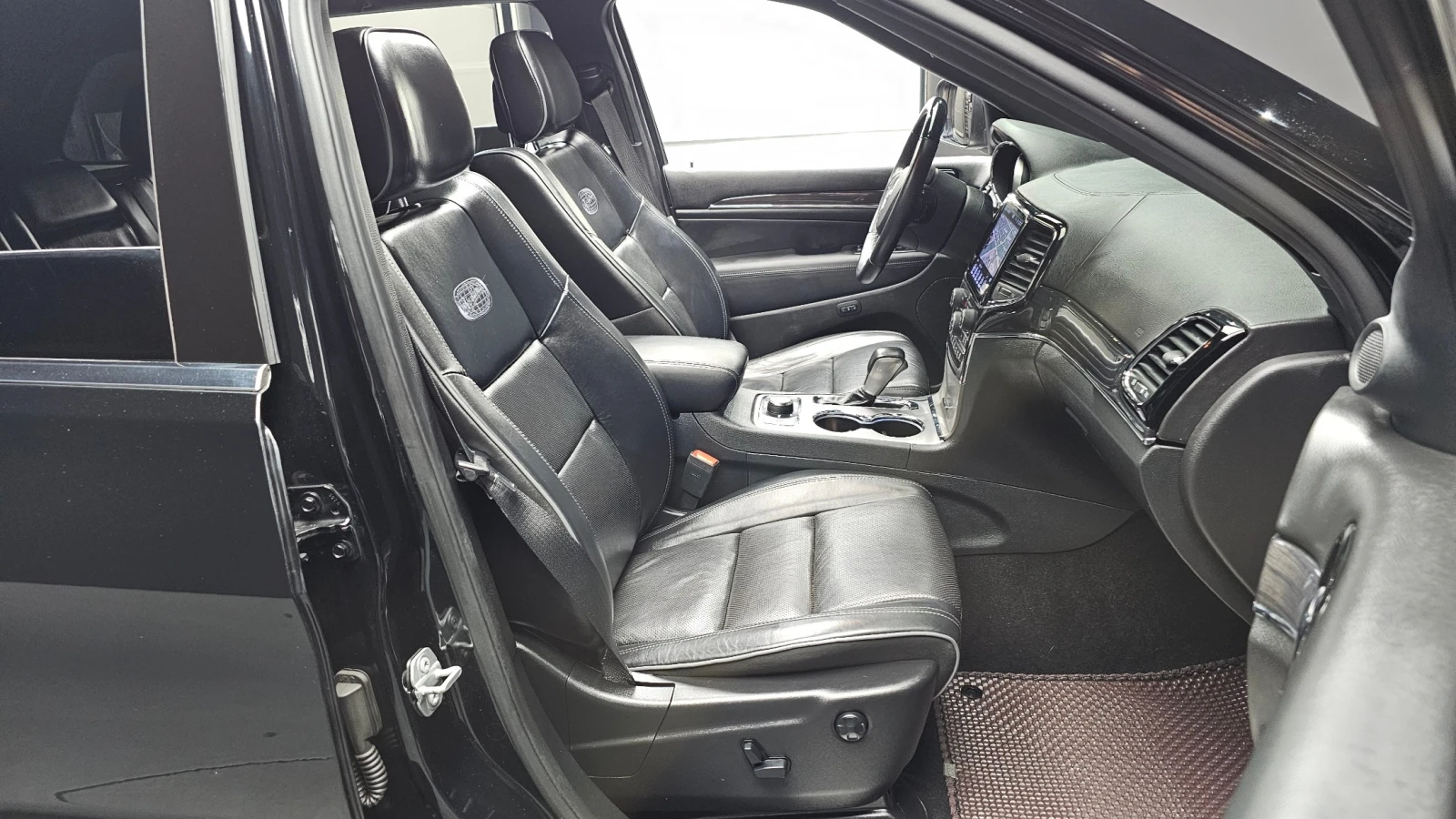 Jeep Grand cherokee 3.6 Overland, снимка 11 - Автомобили и джипове - 55588949