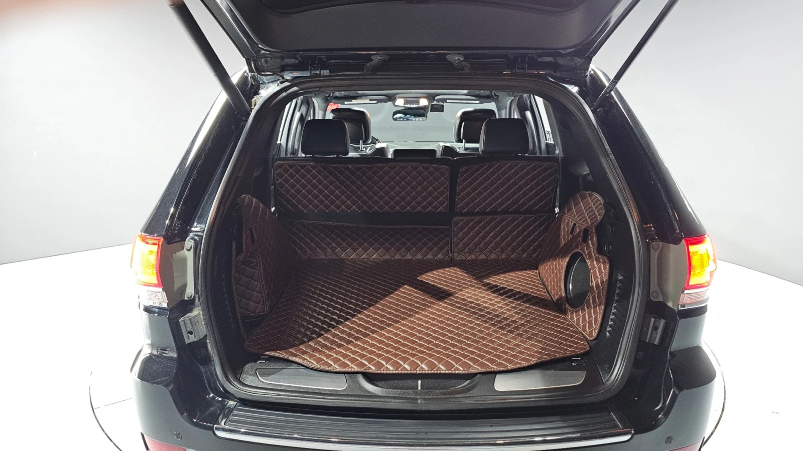 Jeep Grand cherokee 3.6 Overland, снимка 15 - Автомобили и джипове - 55588949