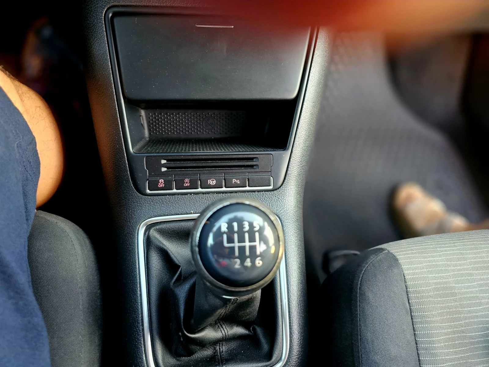 VW Tiguan Facelift 2.0 TDI BlueMotion, снимка 9 - Автомобили и джипове - 55846784