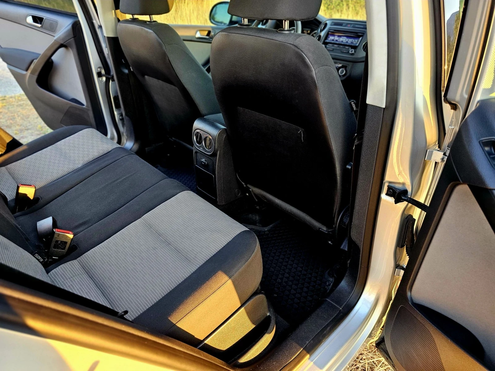 VW Tiguan Facelift 2.0 TDI BlueMotion, снимка 6 - Автомобили и джипове - 55846784