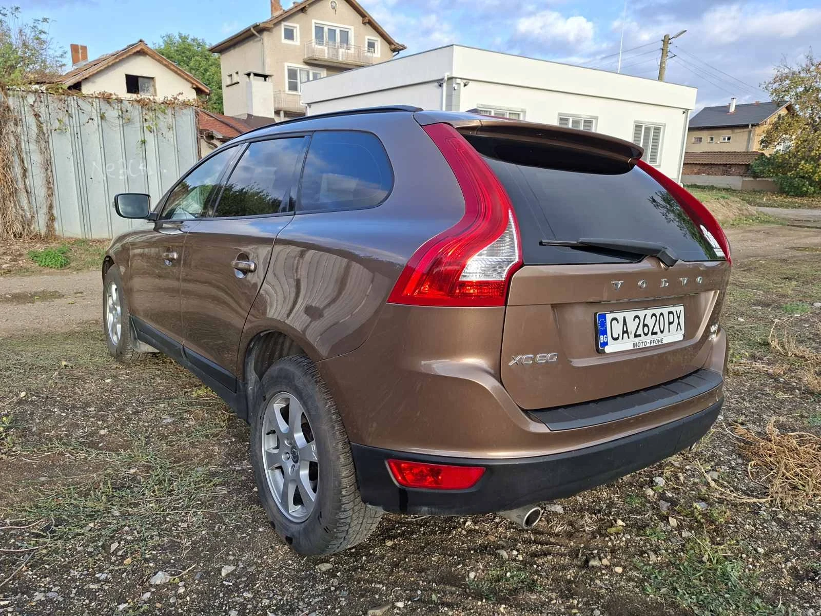 Volvo XC60 D3, снимка 2 - Автомобили и джипове - 56684383