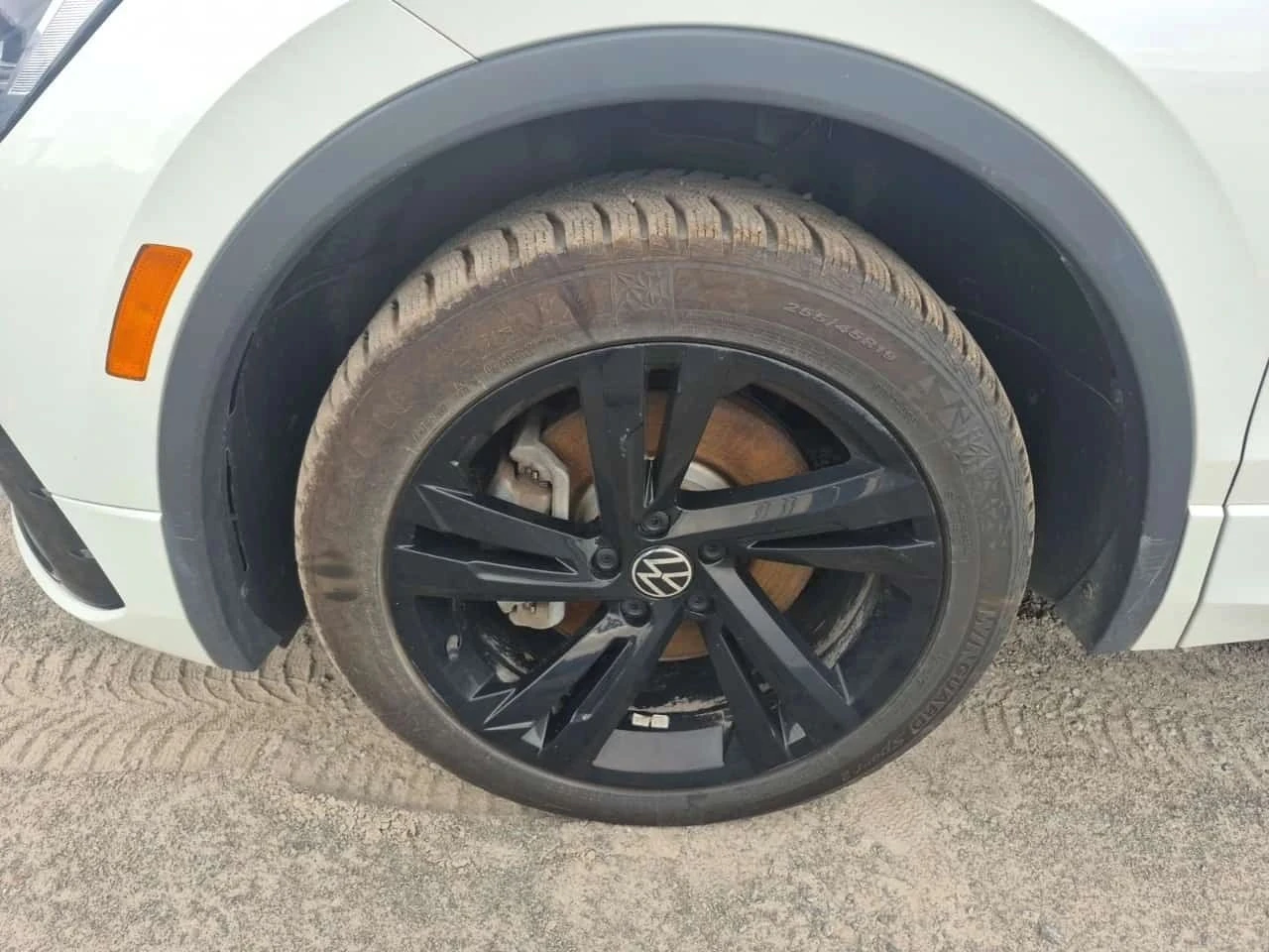 VW Tiguan, снимка 6 - Автомобили и джипове - 56689594