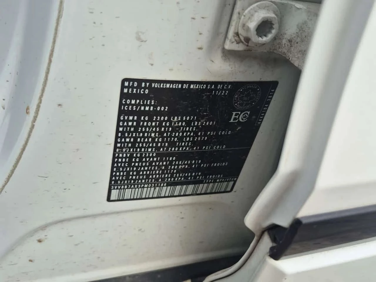 VW Tiguan, снимка 15 - Автомобили и джипове - 56689594