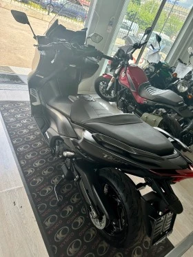 Yamaha T-max 560i - 05.2020г., снимка 6