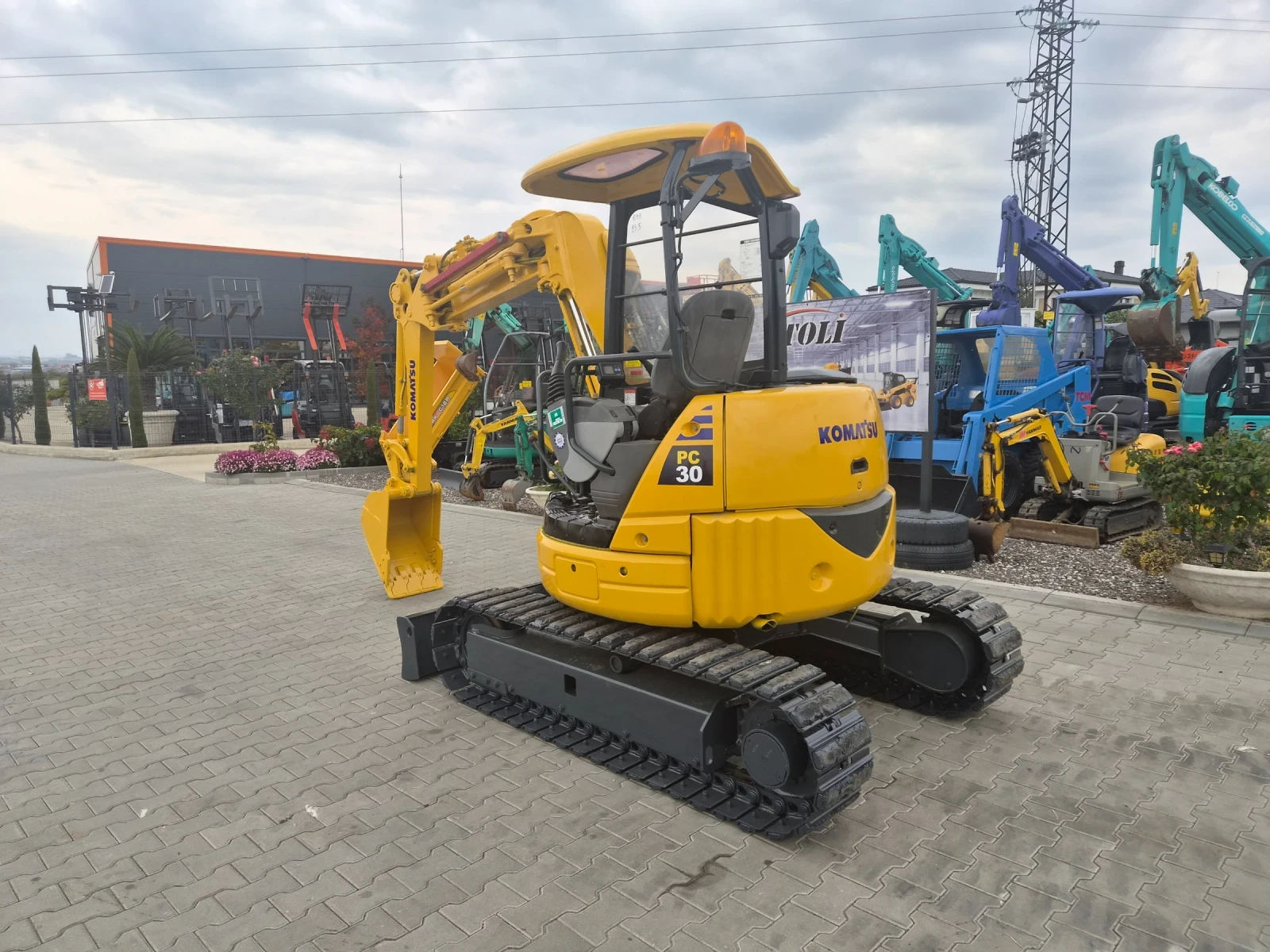 ����� Komatsu 3 ���� / ��������� / ������� !!!  | Mobile.bg � ����������� 3