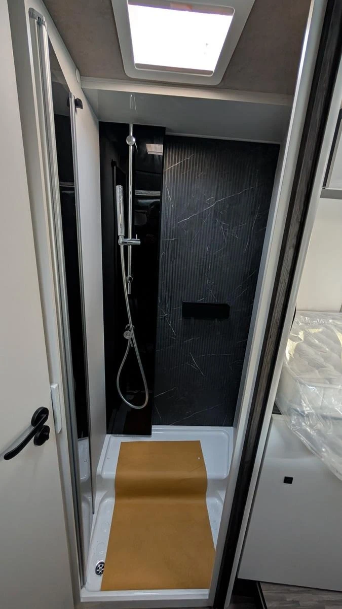 Кемпер Mobilvetta KEA-86* 2+ 2* 180HP* NEW* , снимка 14 - Каравани и кемпери - 53526799