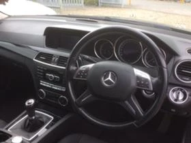 Mercedes-Benz C 220, снимка 4