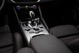 Alfa Romeo Giulia Intensa AWD АвтоКредит (ЦЕНА ДО БГ), снимка 12