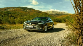 Toyota Camry 2.5 Hybrid, снимка 2