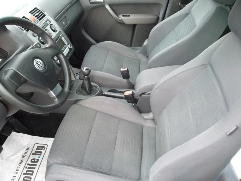 VW Touran 1.9TDI-6sk., снимка 10 - Автомобили и джипове - 42412623