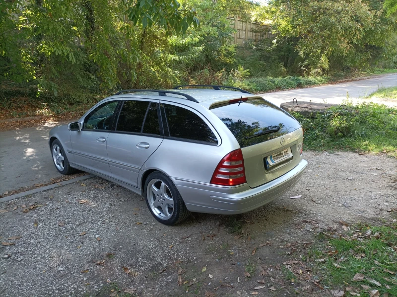 Mercedes-Benz C 320, снимка 11 - Автомобили и джипове - 47513267