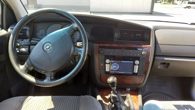 Opel Omega, снимка 9 - Автомобили и джипове - 47673252