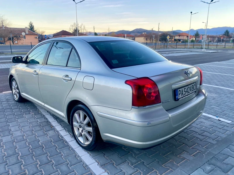 Toyota Avensis 2.2 D4D , снимка 8 - Автомобили и джипове - 48116312