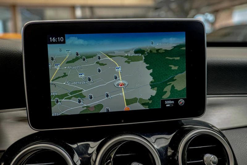 Mercedes-Benz C 250 4Matic/Bluetec/Blind Spot/Dynamic LED, снимка 10 - Автомобили и джипове - 50477344