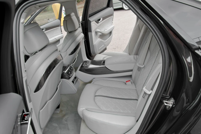 Audi S8 800+ кс Stage 3, снимка 13 - Автомобили и джипове - 51987461
