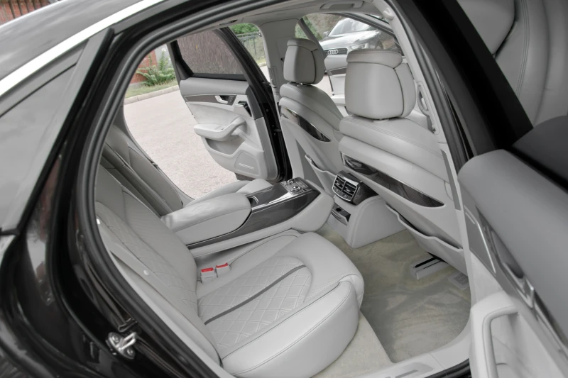 Audi S8 800+ кс Stage 3, снимка 12 - Автомобили и джипове - 51987461