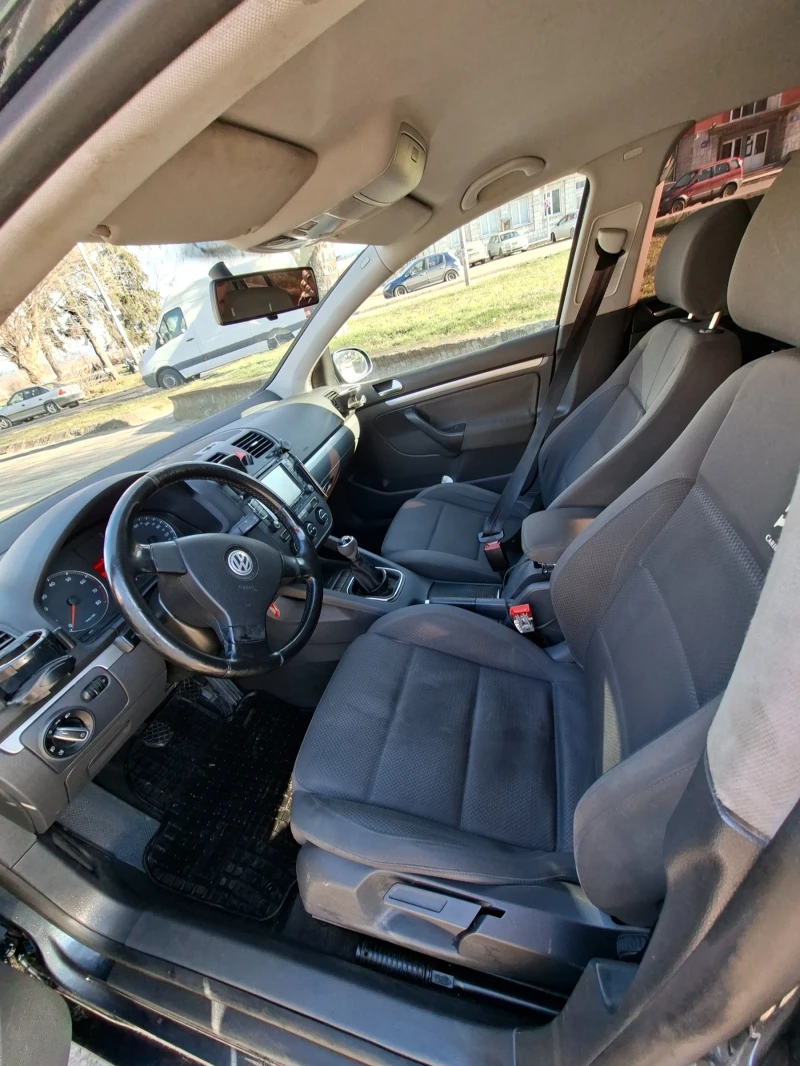 VW Golf 1.6 FSI, снимка 7 - Автомобили и джипове - 53100109