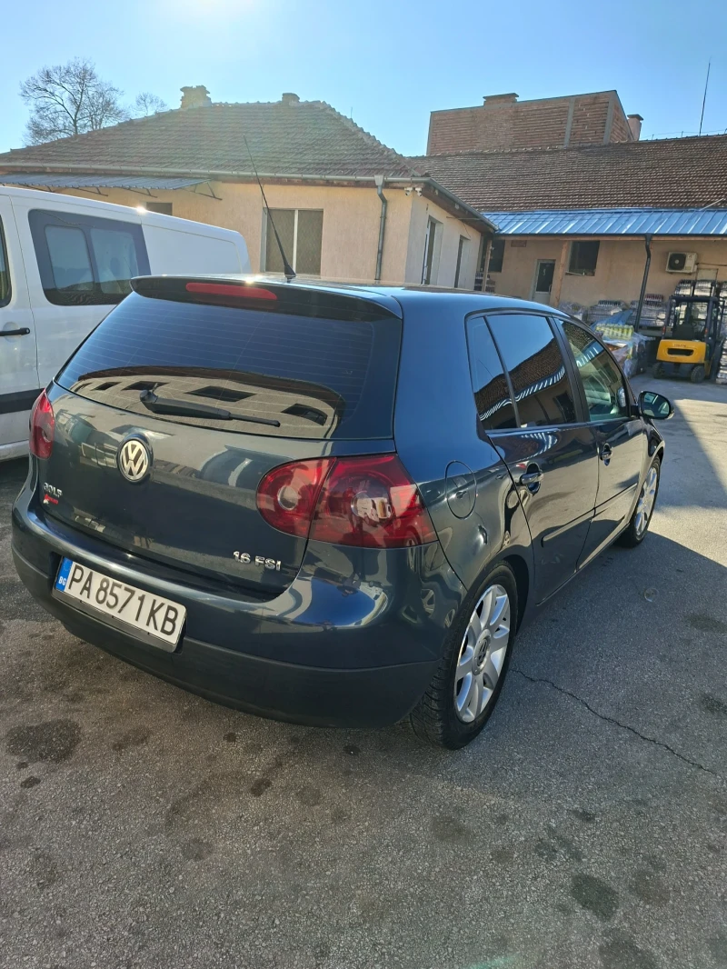 VW Golf 1.6 FSI, снимка 3 - Автомобили и джипове - 53100109