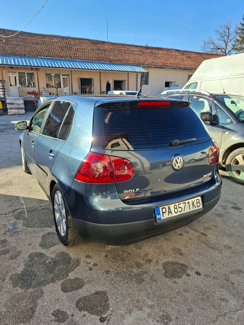 VW Golf 1.6 FSI, снимка 2 - Автомобили и джипове - 53100109