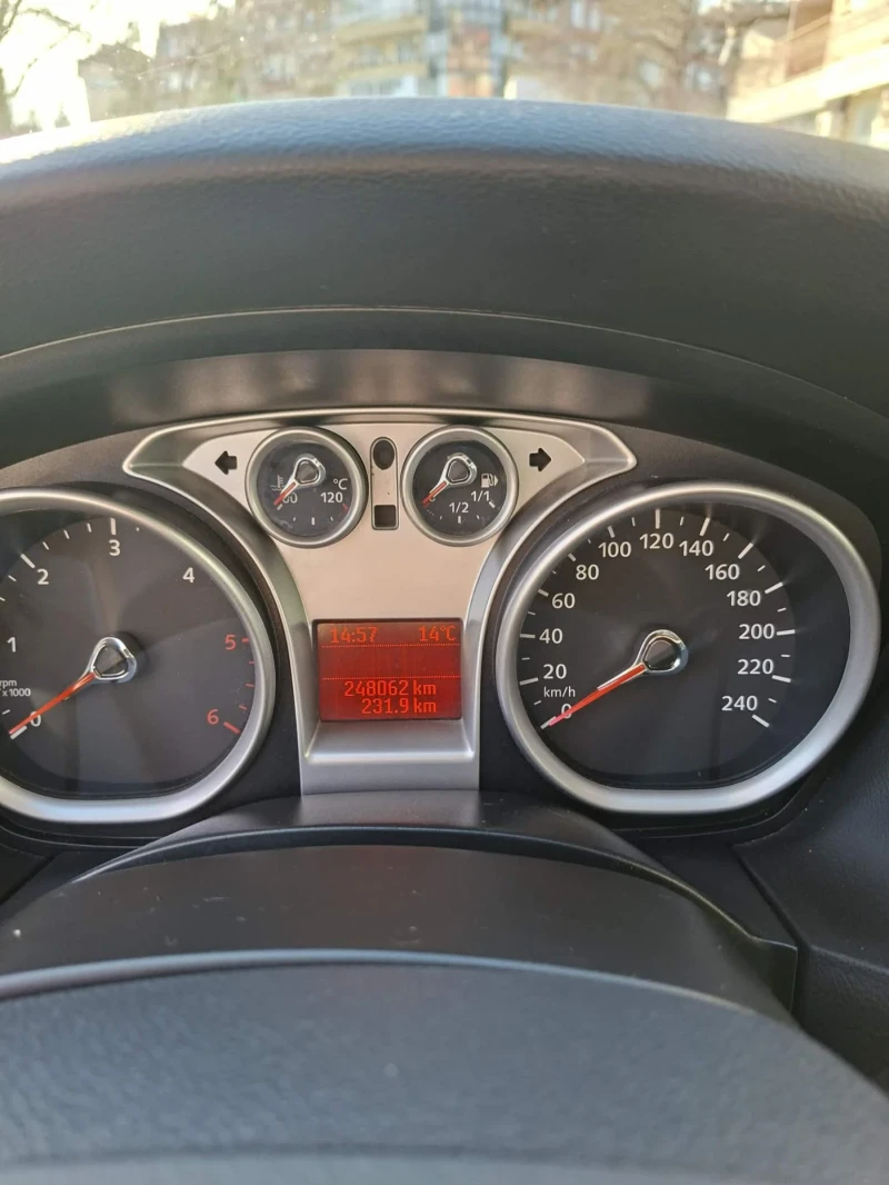 Ford Focus Комби, снимка 12 - Автомобили и джипове - 53262653