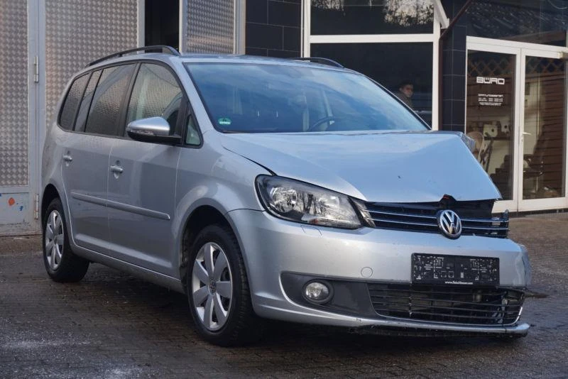 VW Touran 1.6Tdi 2.0 Tdi, снимка 2 - Автомобили и джипове - 19100303