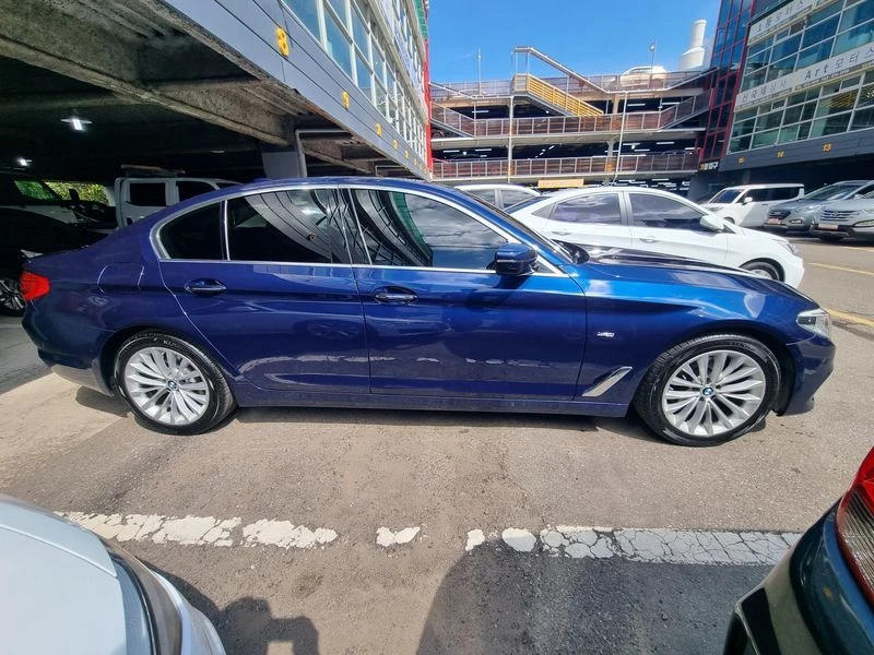 BMW 520 520d M Sport Package Plus| 190к.с.| ВКЛ.ТЕХНОТЕСТ, снимка 4 - Автомобили и джипове - 55221478