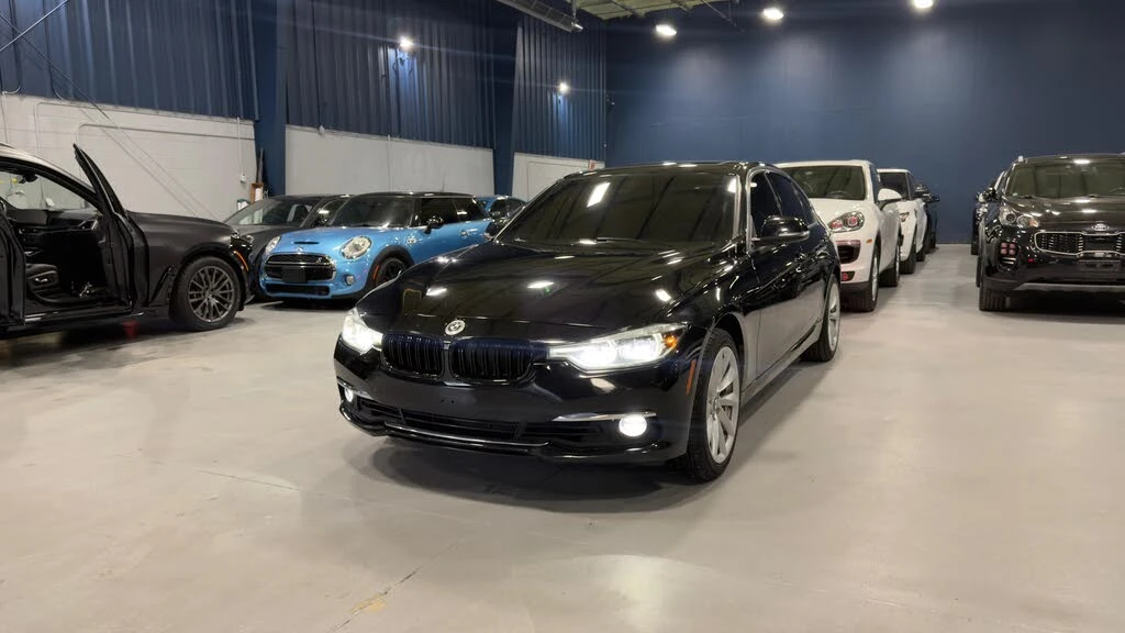 BMW 330 xDrive * АвтоКреди* (ЦЕНА ДО БГ)* , снимка 1