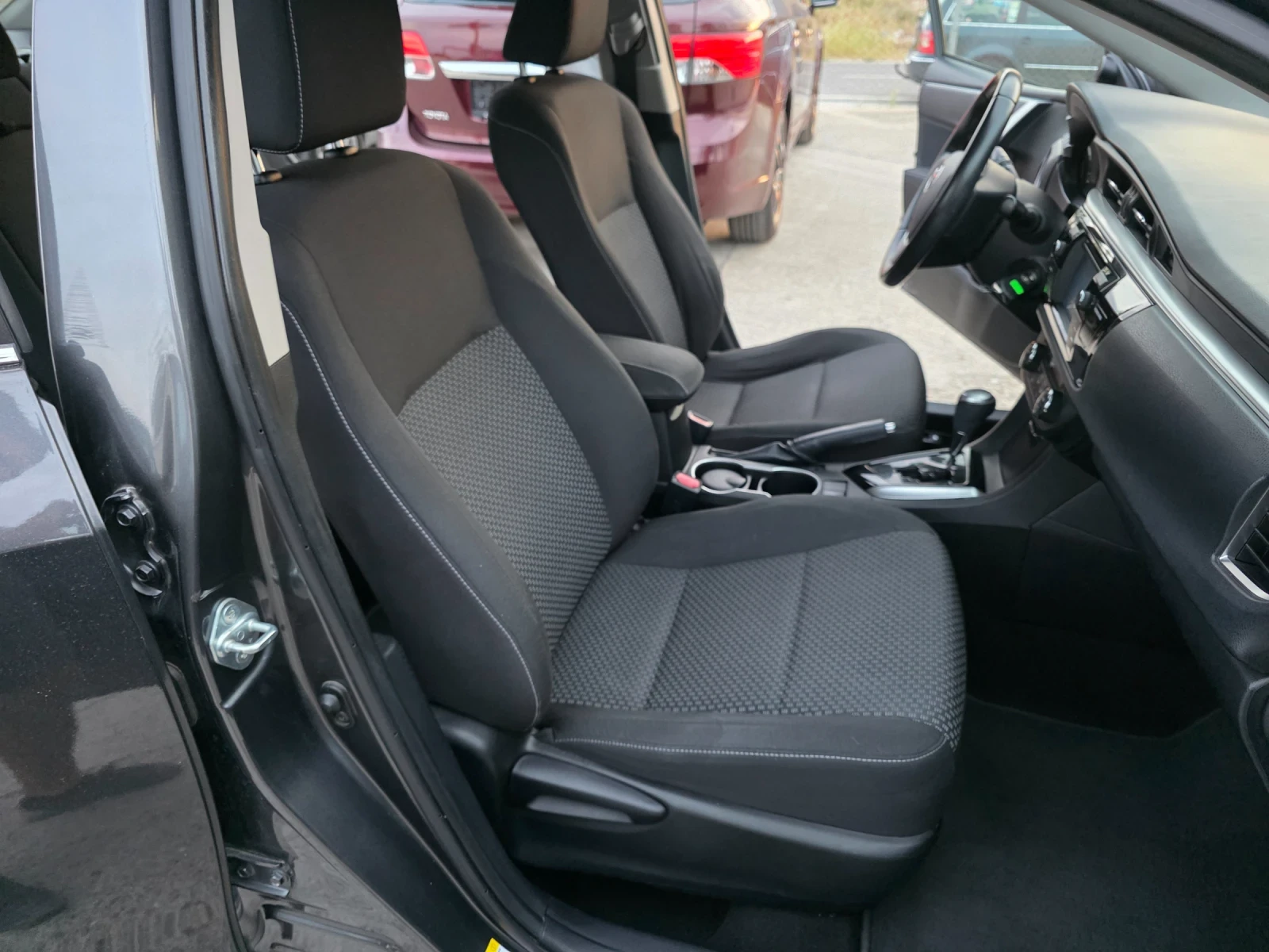 Toyota Corolla 1.6 VVTI Автоматик Навигация - изображение 8