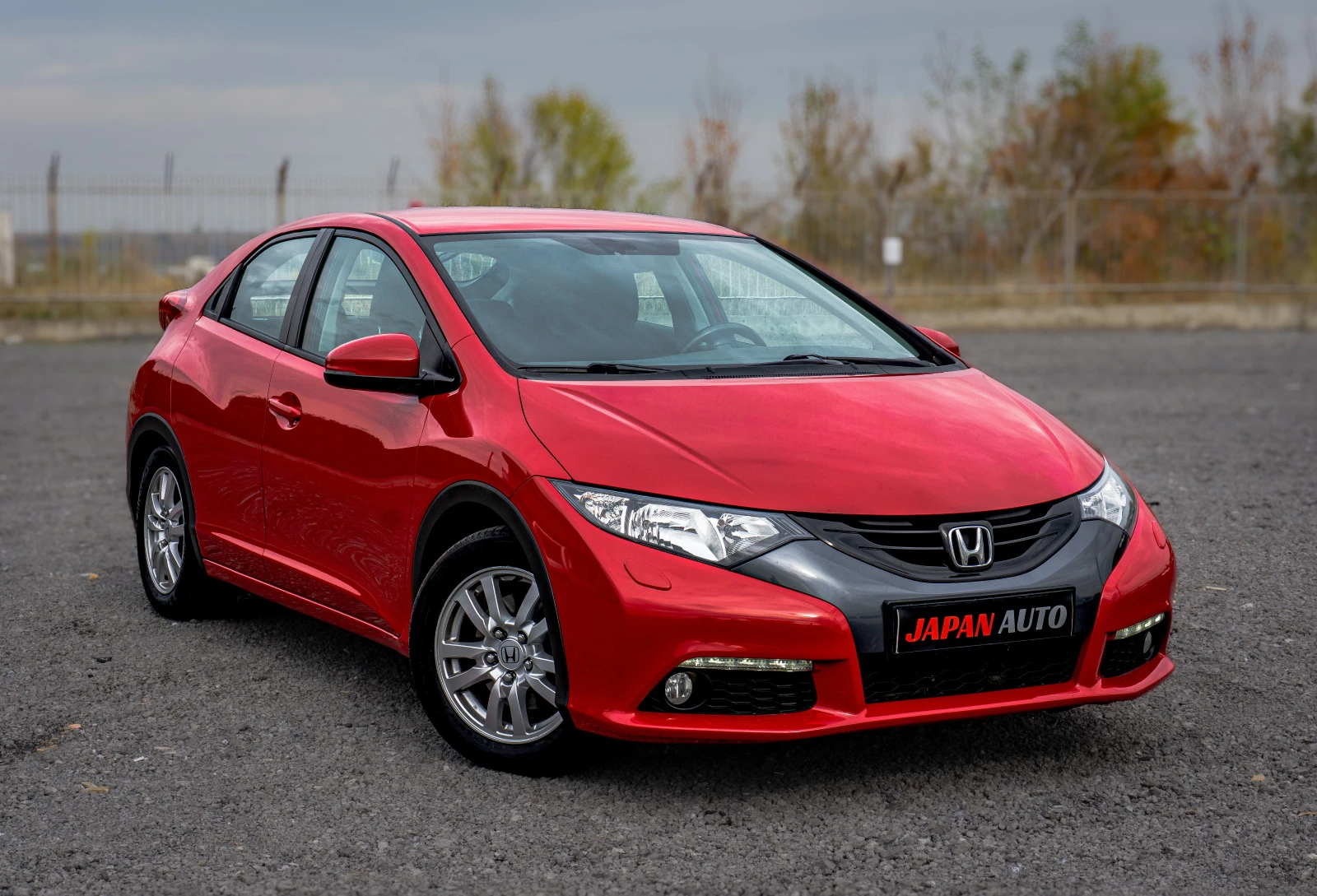 Honda Civic 1.8 i-VTEC ТОП ЦВЯТ | ТОП КОЛА | С ГАРАНЦИЯ! - изображение 3