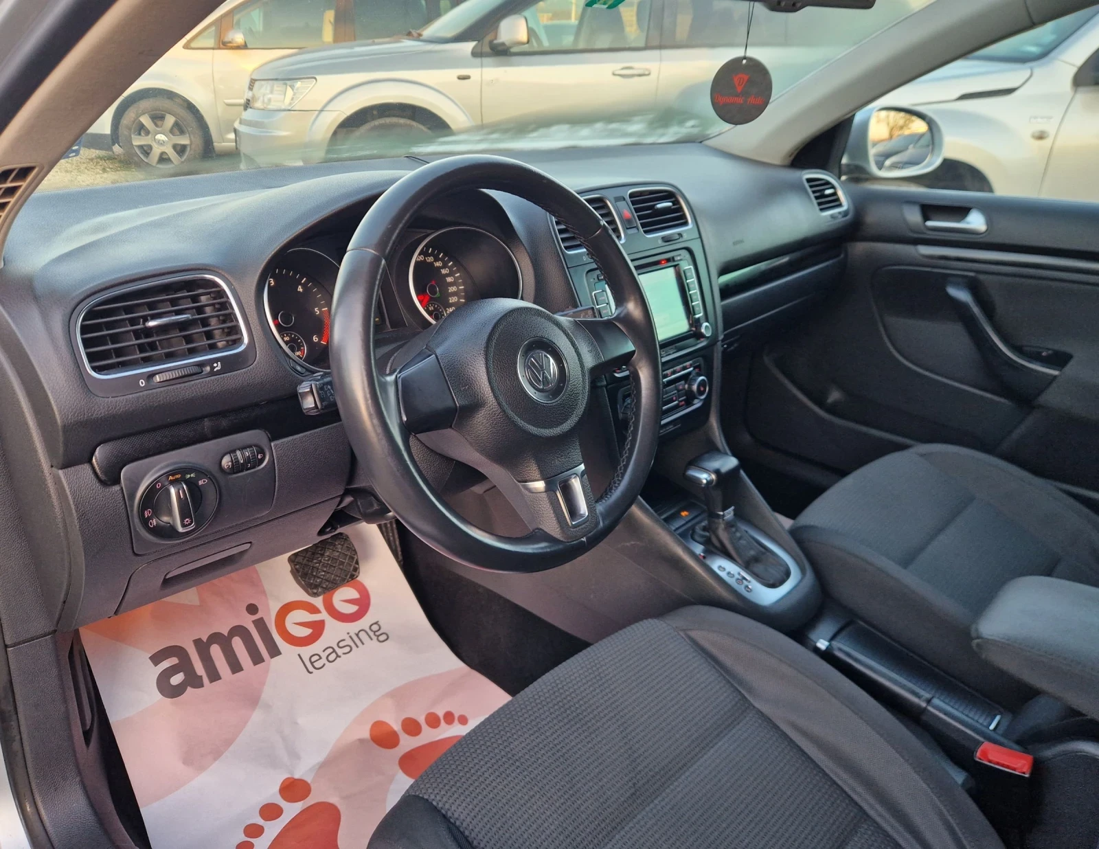 VW Golf 2.0 тди / Автомат / Регистриран / Лизинг /Бартер  - изображение 9