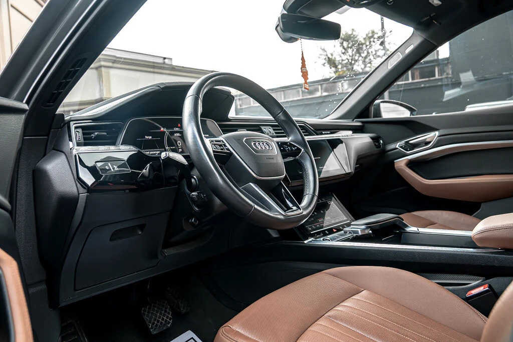 Audi E-Tron * АВТО КРЕДИТ* ЦЕНА ДО БГ * СЕРВИЗНА ИСТОРИЯ *  - изображение 7