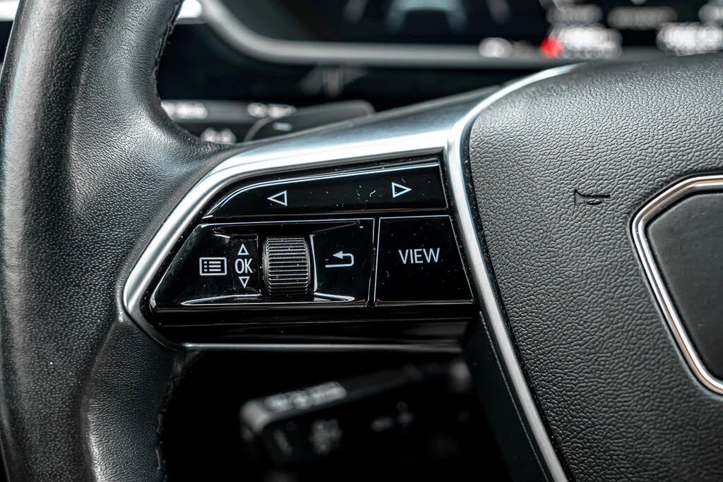 Audi E-Tron *  *    *   *  | Mobile.bg   11