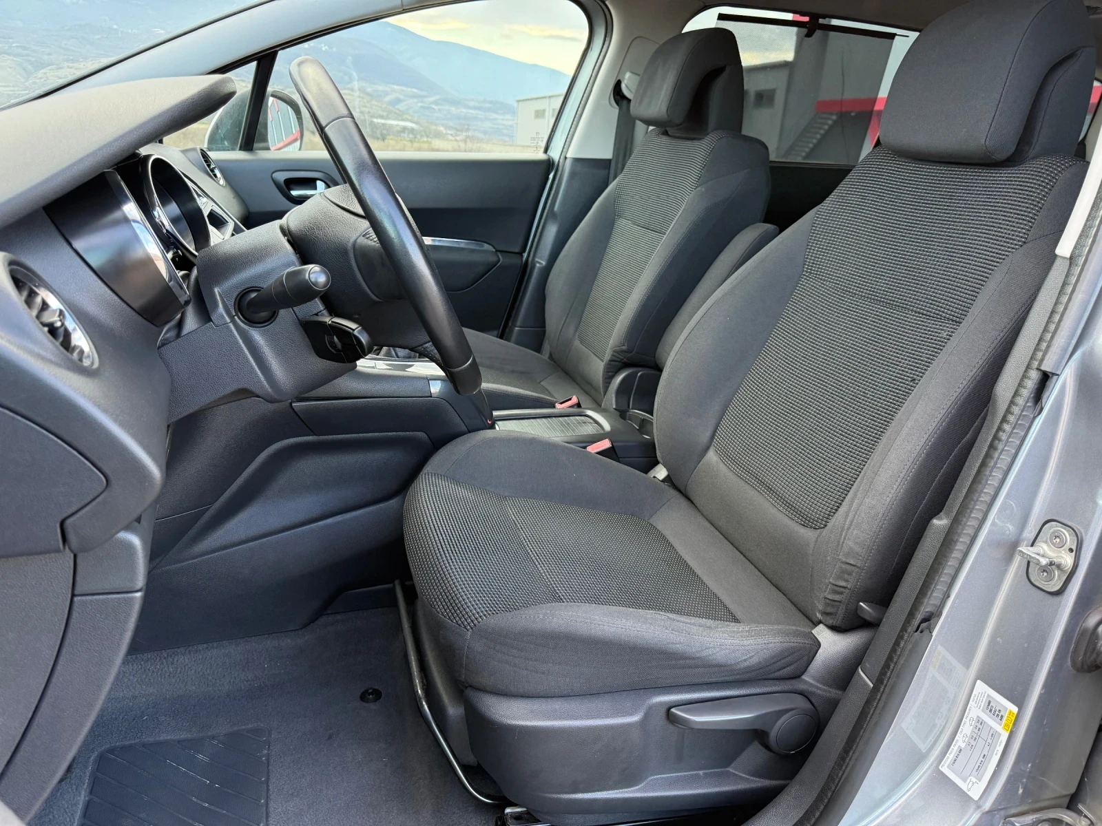 Peugeot 5008 1.6 HDI / FACELIFT / LED / 6+ 1 / NAVI / PARKTRONI | Mobile.bg � ����������� 11