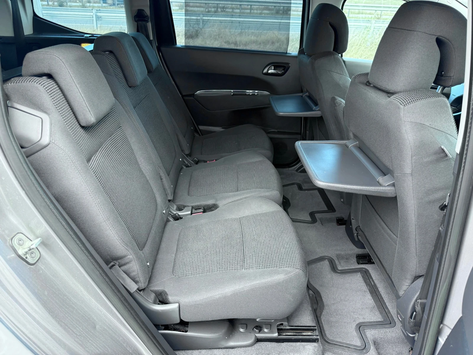 Peugeot 5008 1.6 HDI / FACELIFT / LED / 6+ 1 / NAVI / PARKTRONI | Mobile.bg � ����������� 14