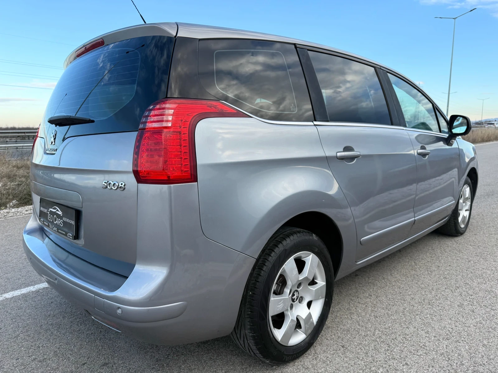 Peugeot 5008 1.6 HDI / FACELIFT / LED / 6+ 1 / NAVI / PARKTRONI | Mobile.bg � ����������� 7