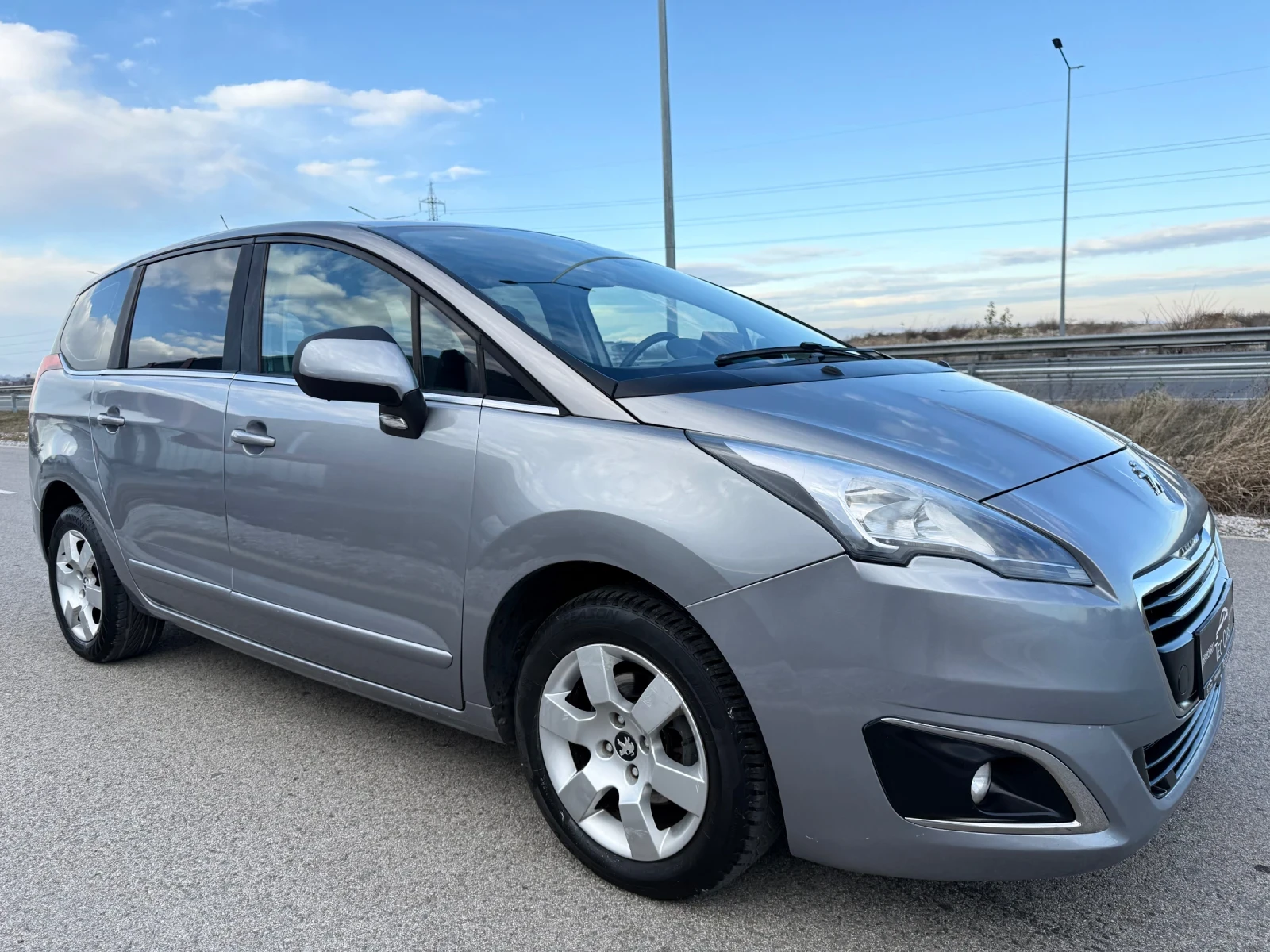 Peugeot 5008 1.6 HDI / FACELIFT / LED / 6+ 1 / NAVI / PARKTRONI | Mobile.bg � ����������� 1