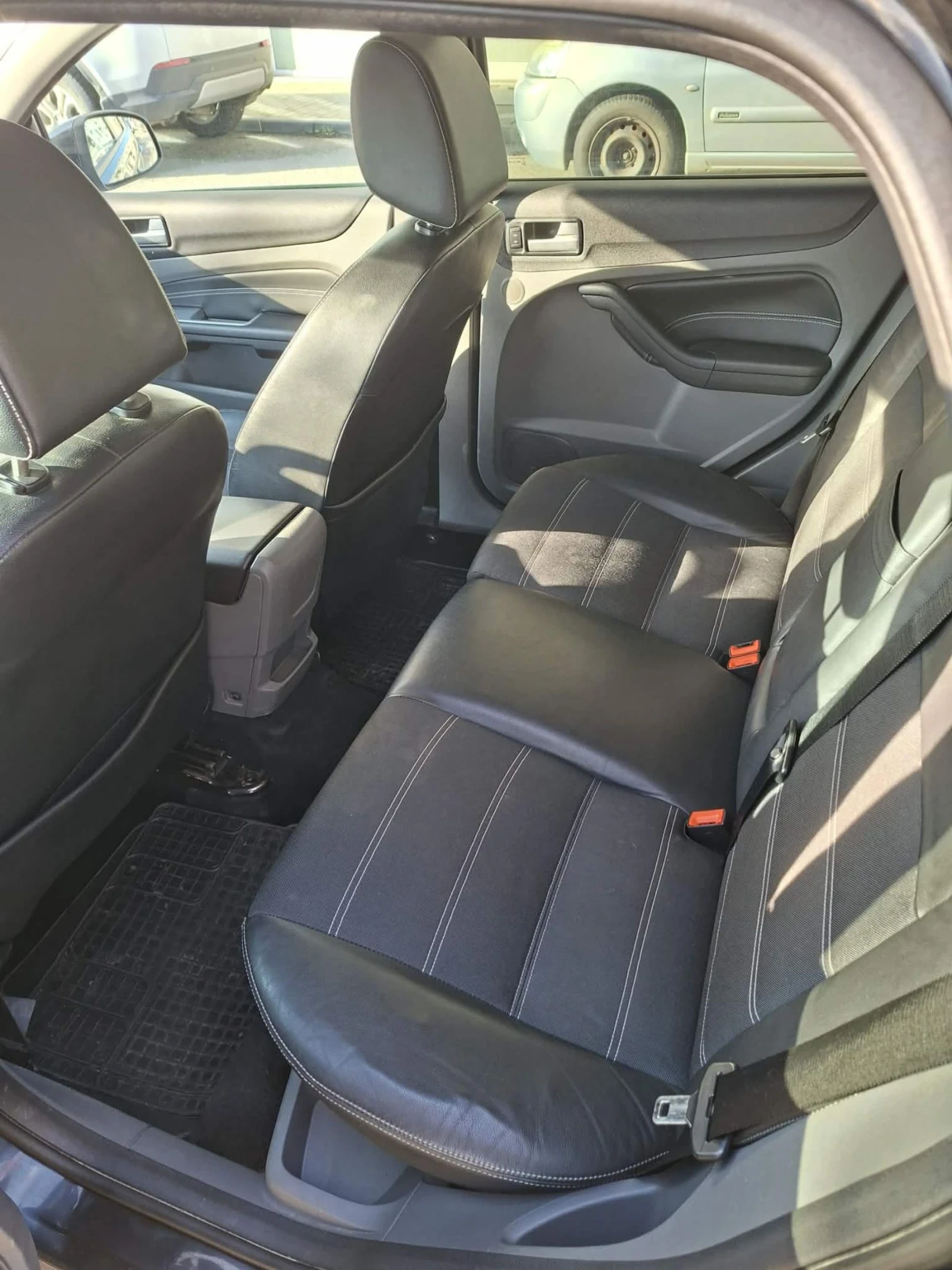 Ford Focus Комби - изображение 8