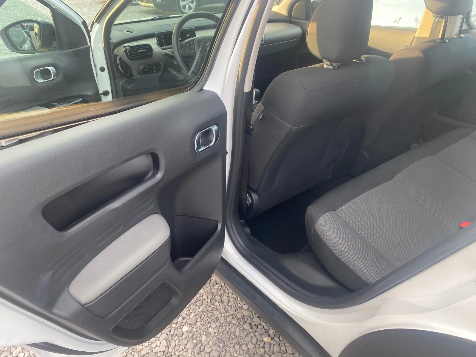 Citroen C4 Cactus 2019 1.2iTURBO 73000km* AUTO* NAVI CARPLAY - изображение 10